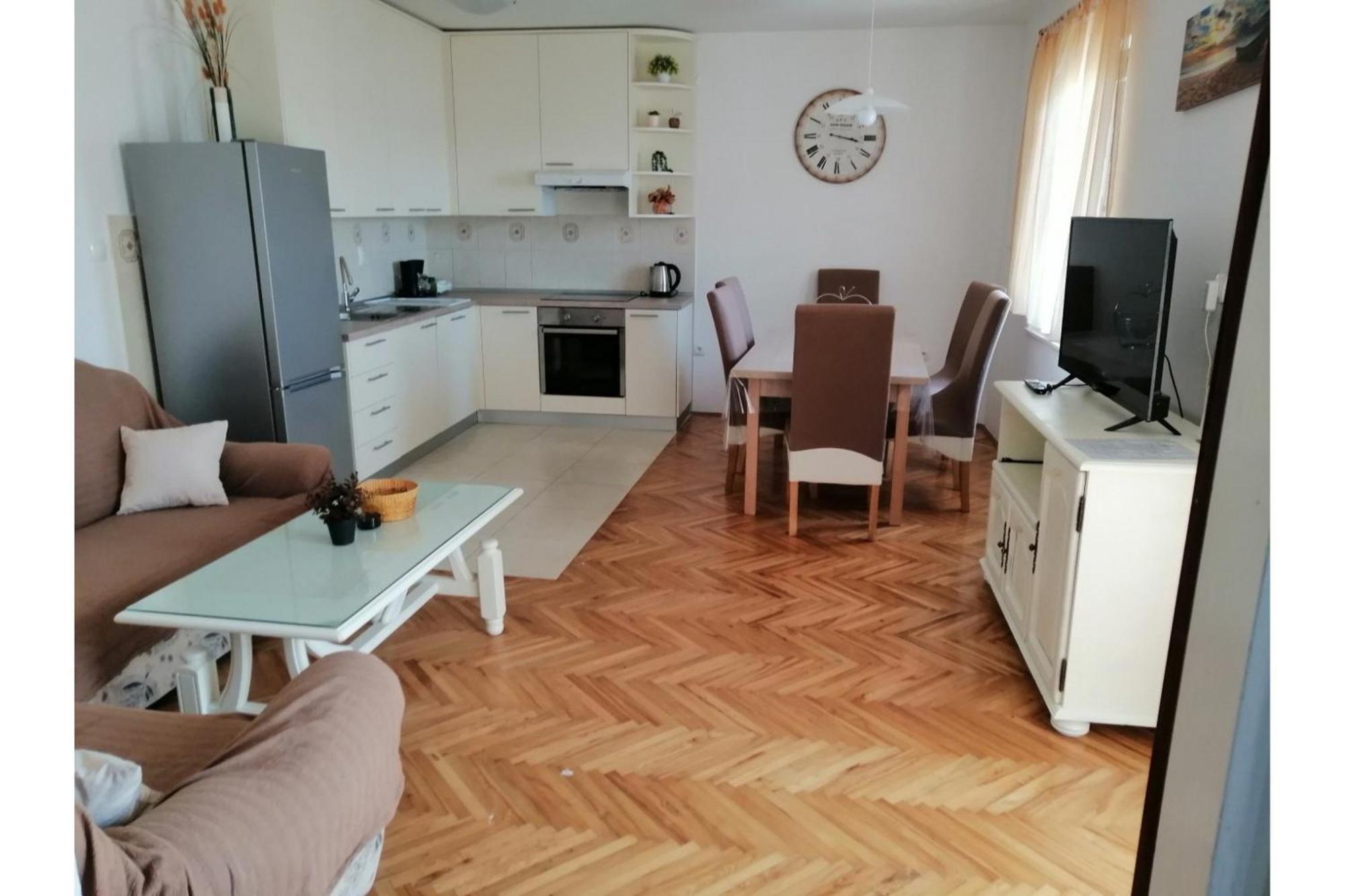 Apartments Njaco Ražanac Eksteriør billede