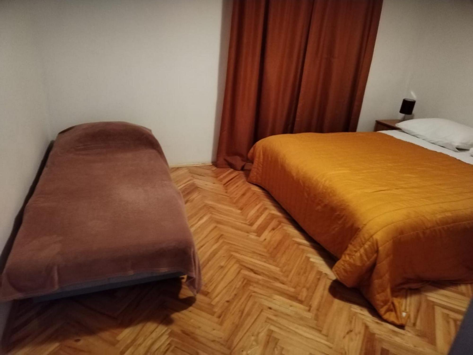 Apartments Njaco Ražanac Eksteriør billede