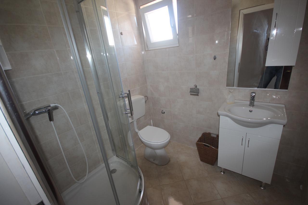 Apartments Njaco Ražanac Eksteriør billede