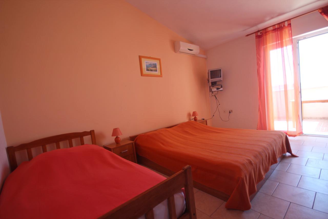 Apartments Njaco Ražanac Værelse billede